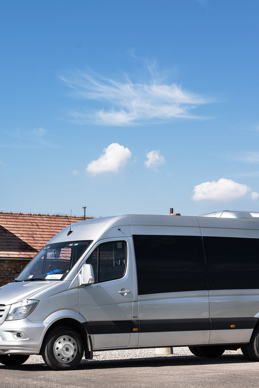 Krakow: Auschwitz-Birkenau & Wieliczka Salt Mine Day Tour - The lunch stop and the gap between attractions