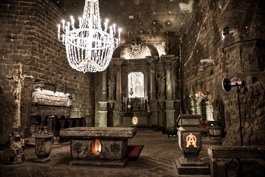 Krakow: Auschwitz-Birkenau & Wieliczka Salt Mine Day Tour - Wieliczka Salt Mine: a completely different atmosphere