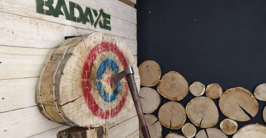 Krakow: Axe Throwing Fun - What happens during the 85-minute session