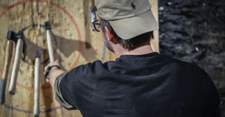 Kraków: Axe-Throwing in Axe Nation, the First Club in Europe - The first 10 minutes: learning to make the axe stick