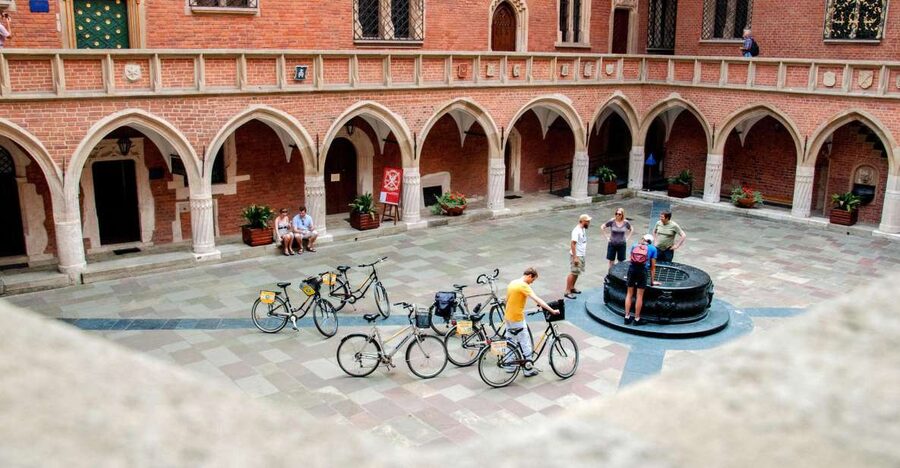 Krakow: Bike Tour of Old Town, Jewish Quarter and the Ghetto - Key details that shape the ride