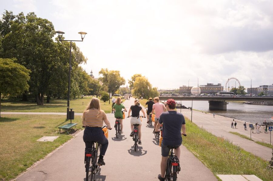 Krakow: Bike Tour of Old Town, Jewish Quarter and the Ghetto - Jagiellonian University and Bishop’s Palace