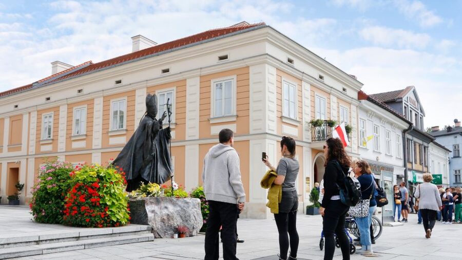 Krakow: Black Madonna of Częstochowa & Home of John Paul II - Practical Advice for a Smoother Day