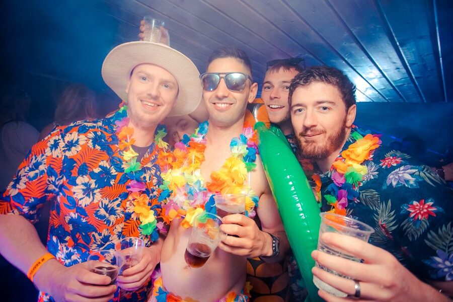 Krakow: Boat Party with Unlimited Drinks - The photo booth and free printouts