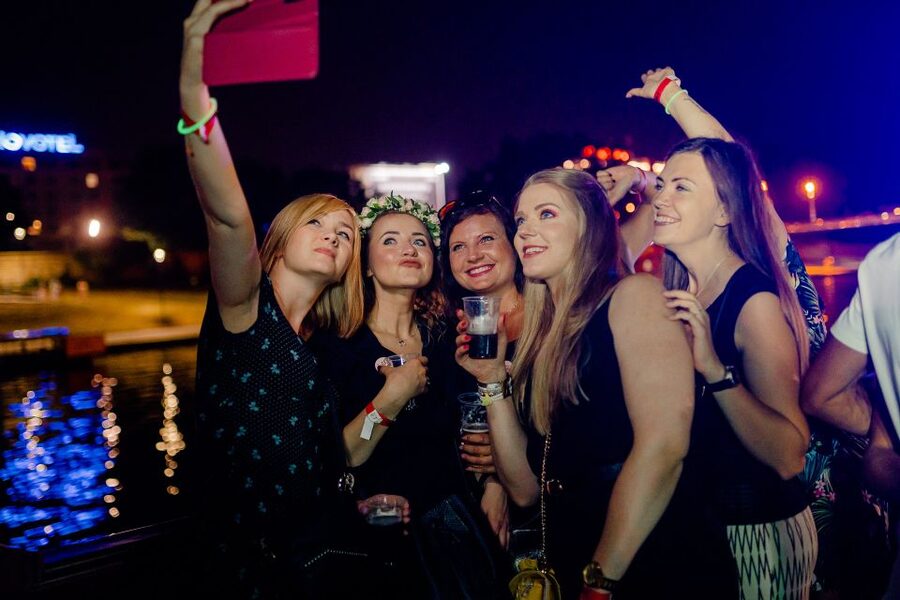 Krakow: Boat Party with Unlimited Drinks - How good is the $78 value?