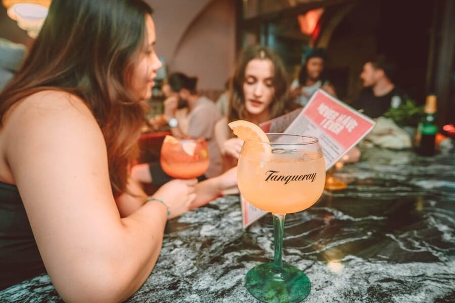 Krakow: Bottomless Brunch with 3-Course Meal and Drinks - Main course: a Moaburger chosen for a night out