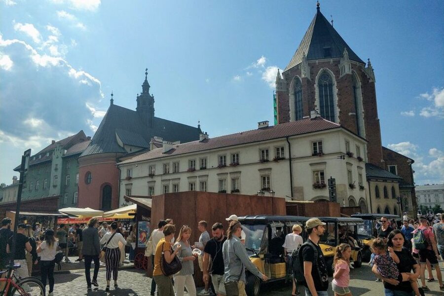 Krakow: City Golf Cart Tour and Schindler's Factory Museum - What the guides add
