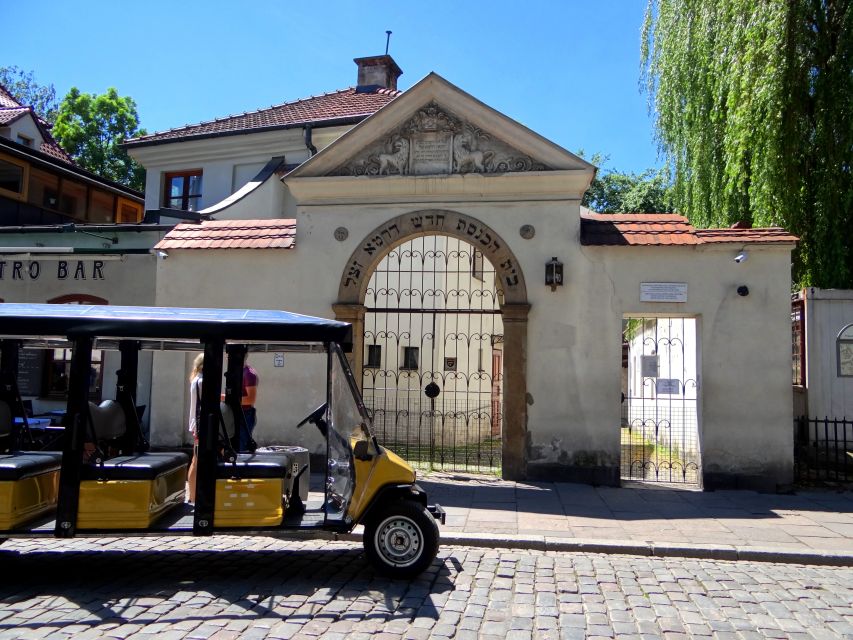 Krakow: City Tour by Electric Golf Cart - The guides make the difference