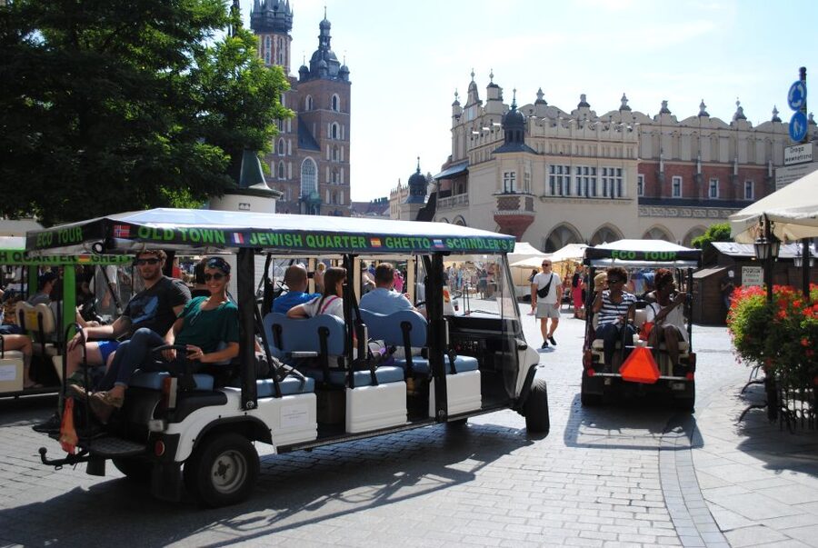 Krakow: City Tour by Golf Cart - Audio guide and live guide choices