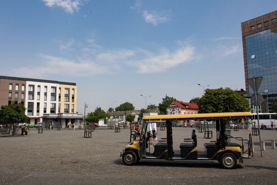 Krakow: City Tour of 3 Districts by Electric Car - Podgórze and the Krakow Ghetto