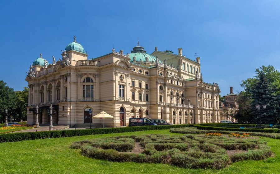 Krakow: City Walking Tours - From university courtyards to royal Wawel