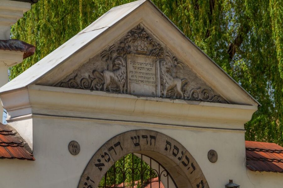 Krakow: City Walking Tours - A thoughtful walk through Jewish history