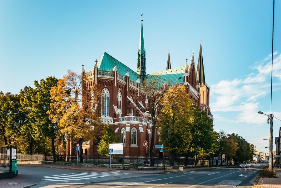 Krakow: Czestochowa & Black Madonna Day Tour - Entering the Jasna Góra monastery complex