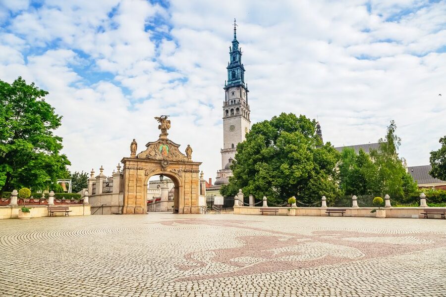 Krakow: Czestochowa & Black Madonna Day Tour - Leaving Krakow with a small group