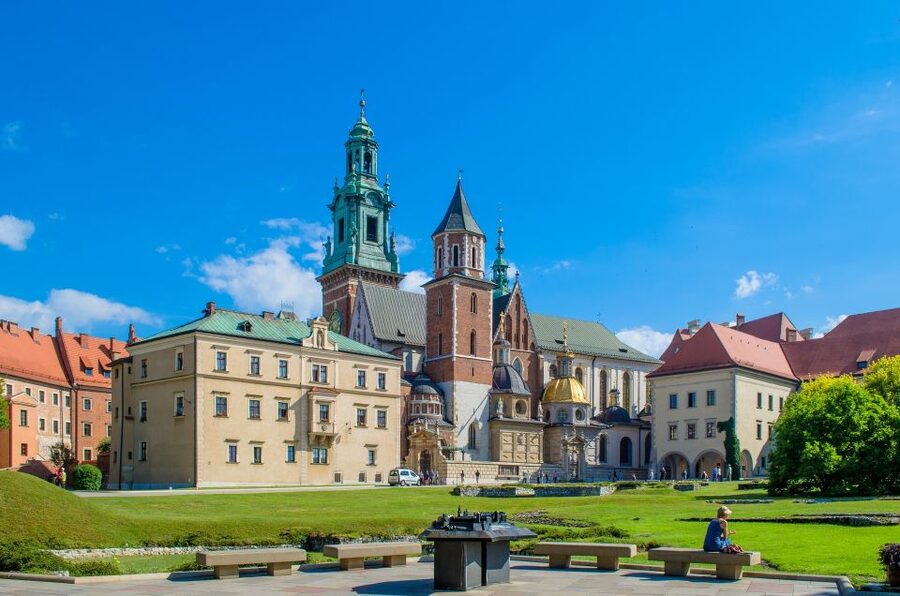 Krakow: Daily Wawel Cathedral Guided Tour with Admission - Inside the Cathedral with a small group
