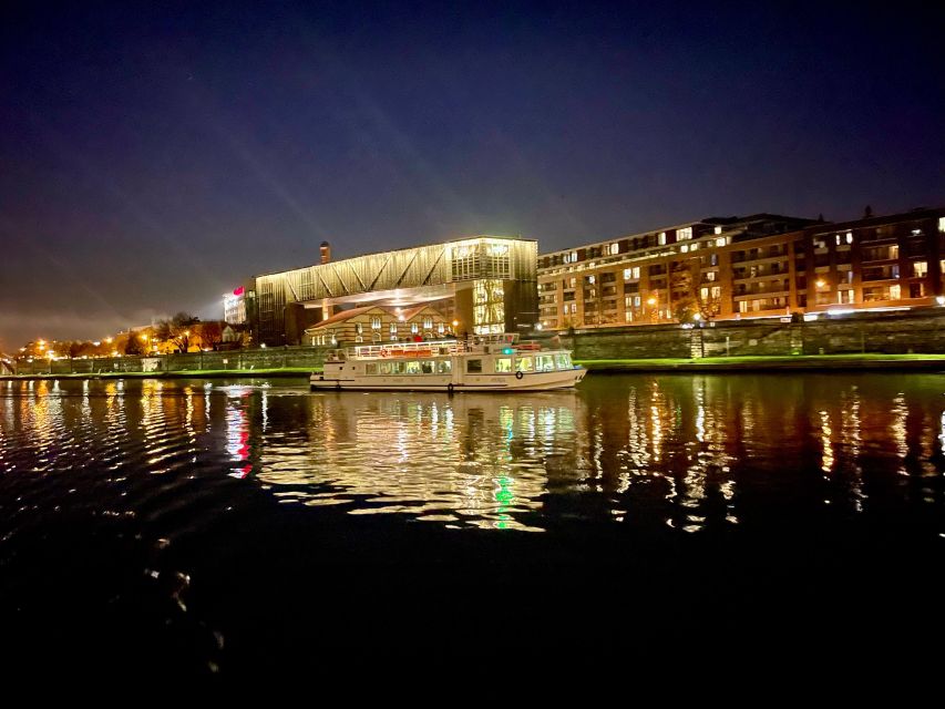 Kraków: Evening or Night River Cruise - Returning beneath Wawel Hill