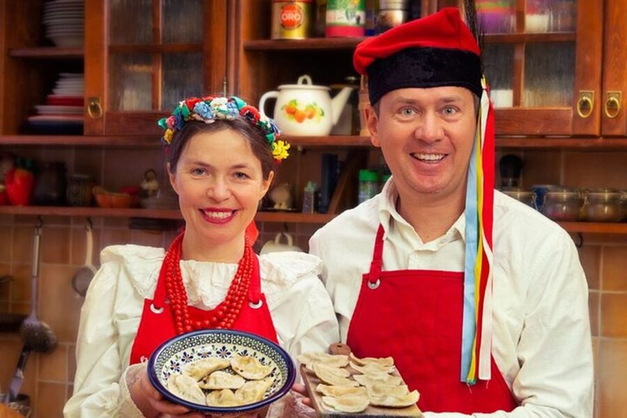 Krakow Food Tour: Polish Flavours & Local Stories - Meeting in Small Market Square