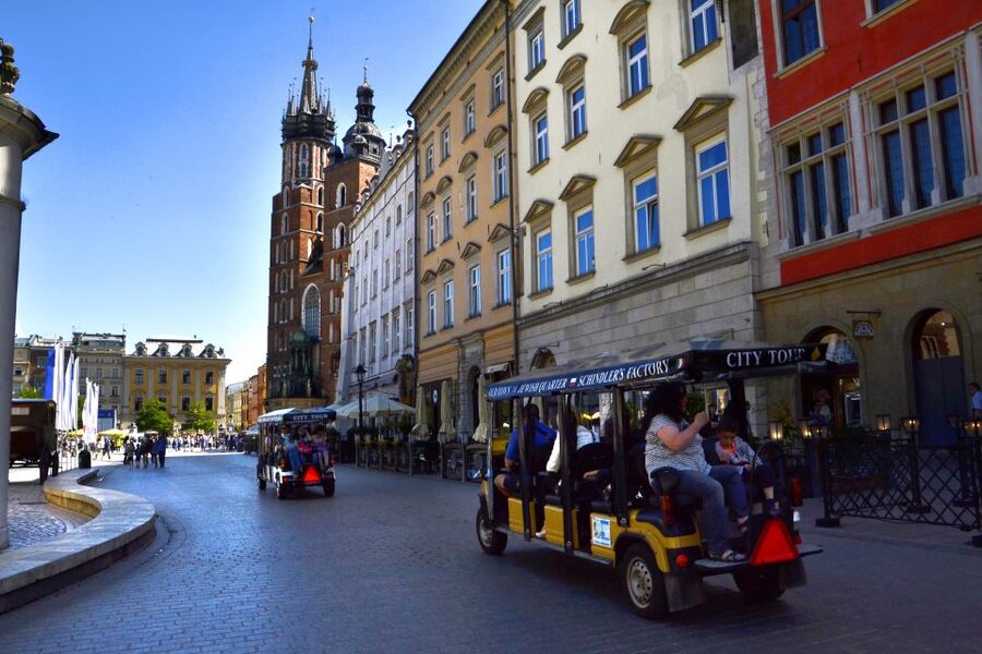 Krakow: Full Tour Regular 1.5h guided city tour by E-Cart - Schindler’s factory and what the ride includes