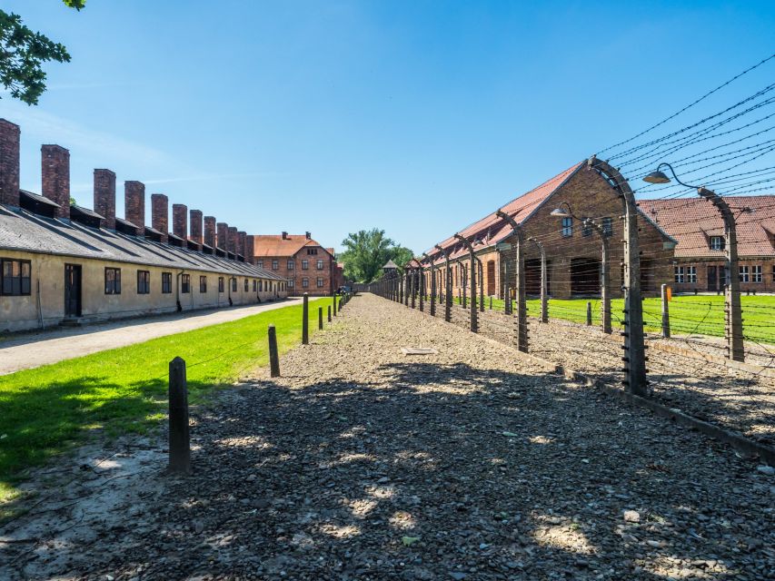 Krakow: Guided Auschwitz Birkenau Tour - Guides, languages, and the audio equipment