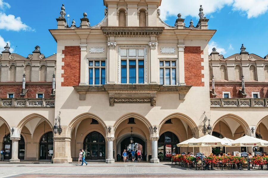 Krakow: Guided E-Scooter City Tour with Food Tastings - Why an e-scooter works well in Krakow