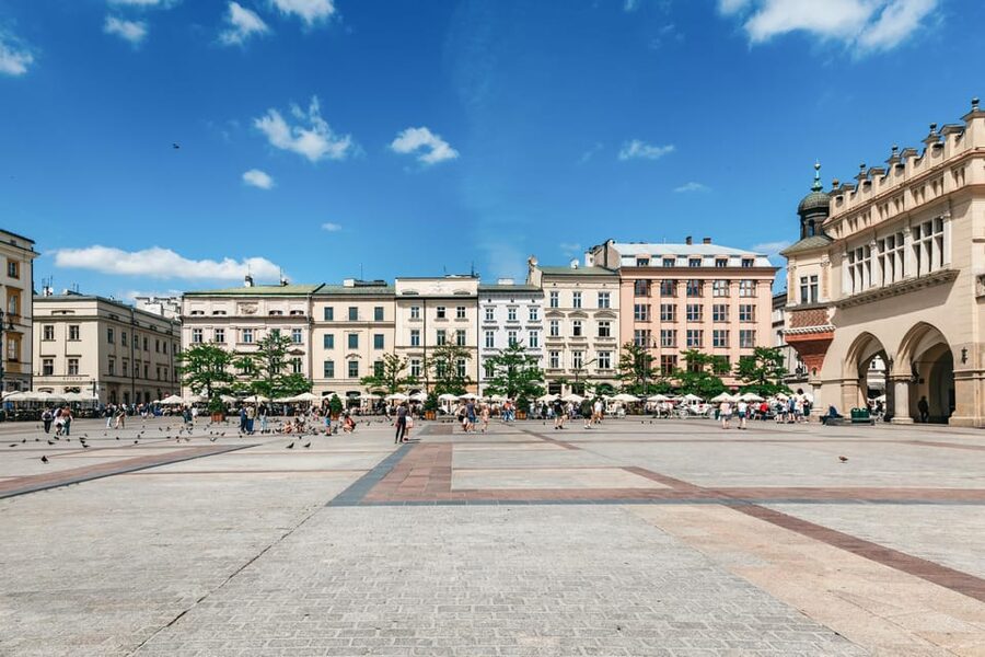 Krakow: Guided E-Scooter City Tour with Food Tastings - Price, group size, and practical value
