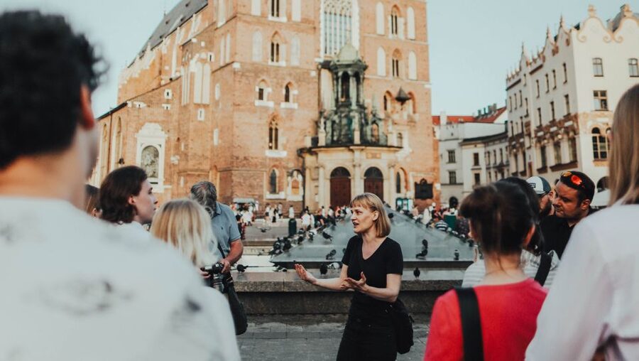 Krakow: Guided Old Town Tour - Walking toward Wawel Royal Castle
