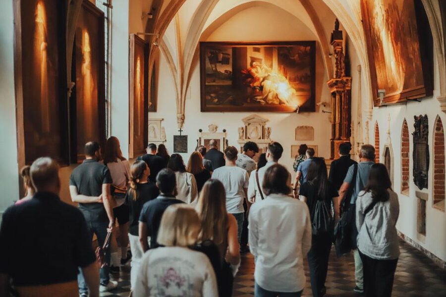 Krakow: Guided Old Town Tour - Who should take this Krakow walk?