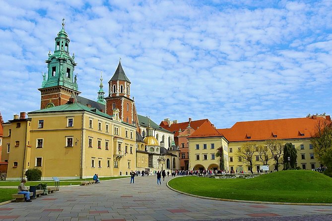 Krakow: Guided Tour of Wawel Castle & Cathedral - Wawel Cathedral, Poland’s royal church