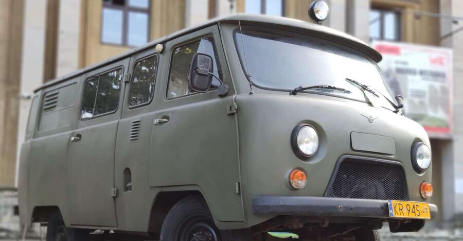 Krakow: Guided Tour to Nowa Huta on Commie Retro Van - Key points to know before you book