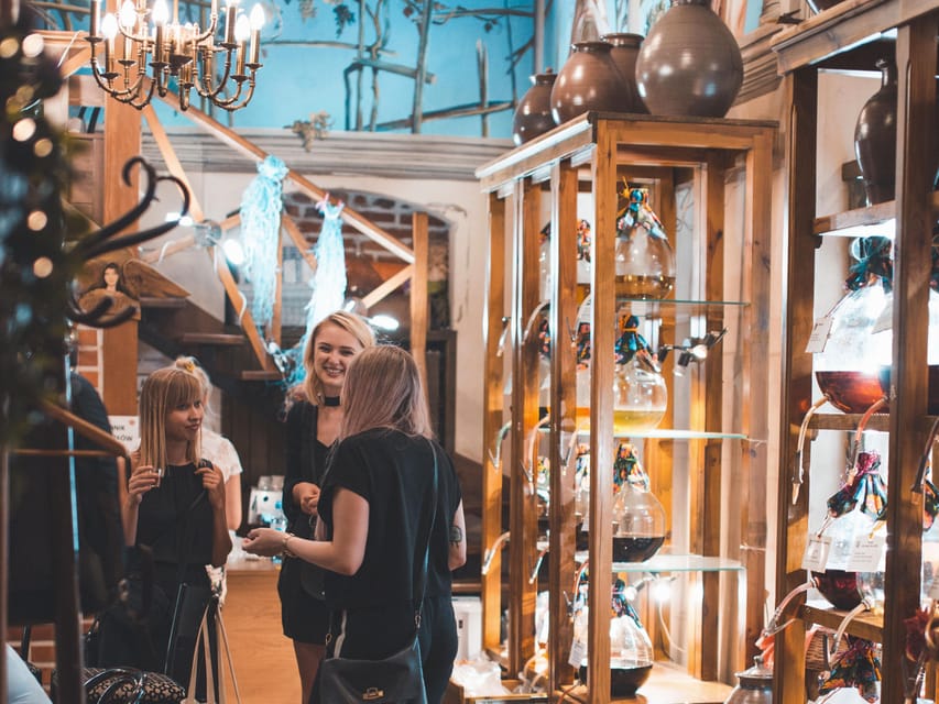 Kraków: Guided Vodka Tour with Food and Drink Tastings - Homemade flavors and a candlelit final stop