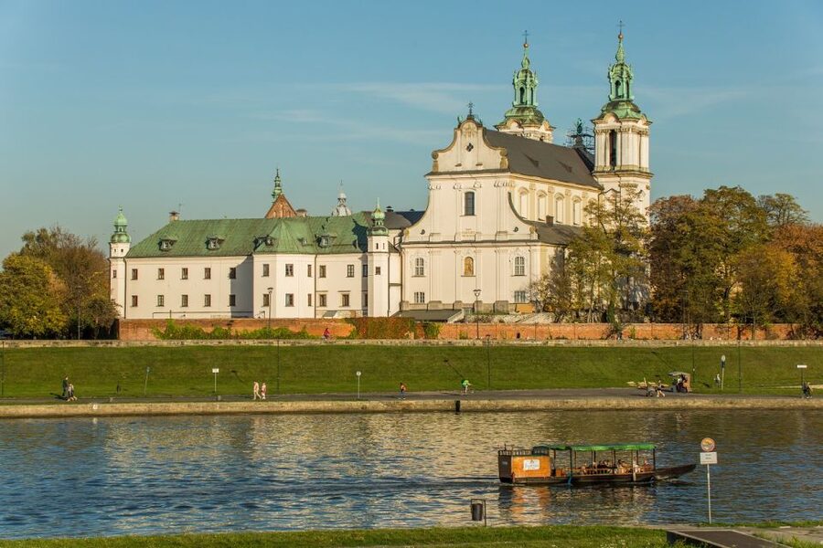 Krakow: Guided Wawel Tour, Lunch, and Vistula River Cruise - Should you book the Wawel and Vistula combination?