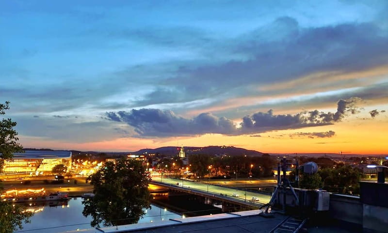 Krakow: Hidden Rooftop Bar Reservation with 1 Cocktail - Choosing the cocktail and ordering extras