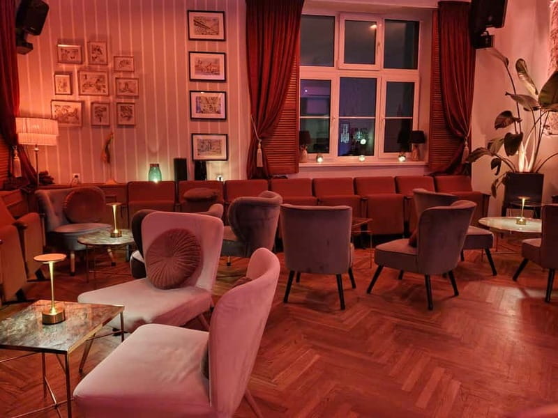 Krakow: Hidden Rooftop Bar Reservation with 1 Cocktail - The mood: quiet break rather than full nightlife