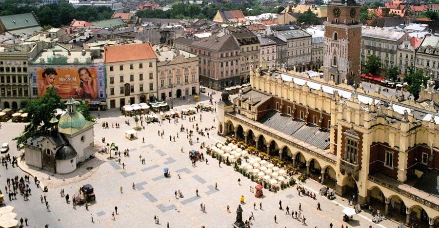Krakow: Highlights of Old & New Town Private Walking Tour - Meeting the city at the Barbakan and Little Market Square