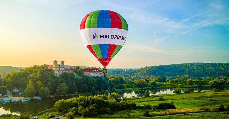 Kraków: Hot Air Balloon Flight with Champagne - A quiet way to see Kraków from above