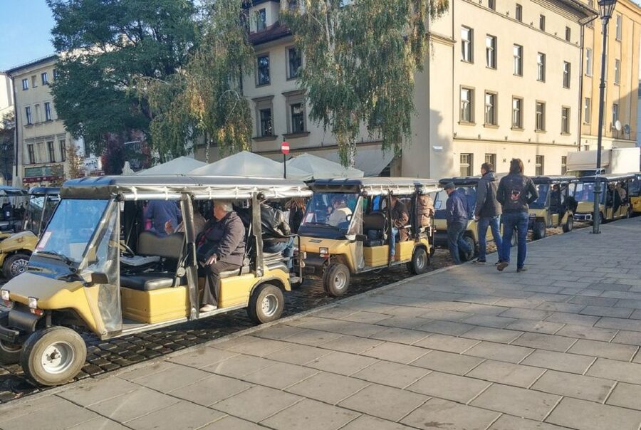 Krakow: Jewish Quarter and Ghetto Electric Golf Cart Tour - The audio guide, drivers, and extra commentary