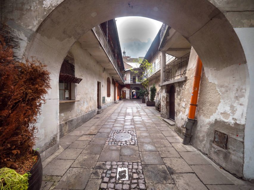 Krakow: Jewish Quarter Guided Walking Tour - Finding Spielberg’s Krakow