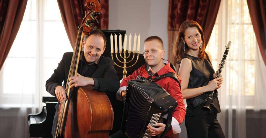 Krakow: Jewish-Style Klezmer Music Concert - Inside the Under Barrel tenement house