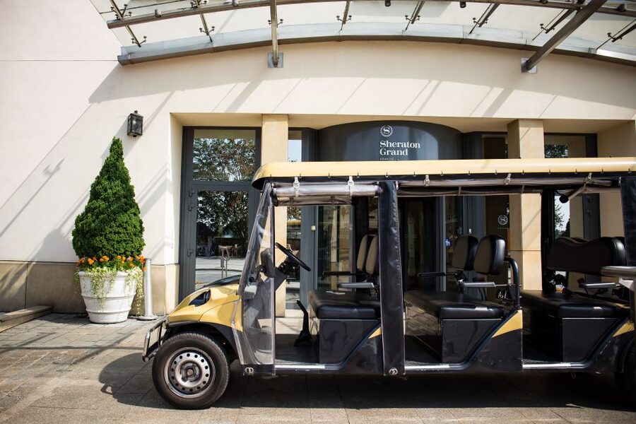 Krakow: Jewish Traces Private Electric Car Tour - What you can realistically see in one hour