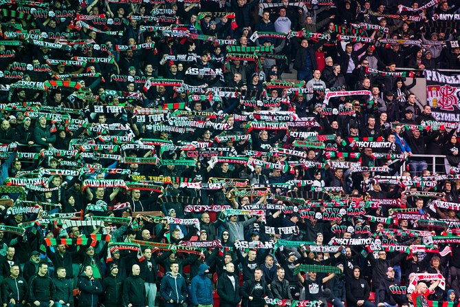 Krakow: Join a football match in Krakow together with a local - What the live match adds