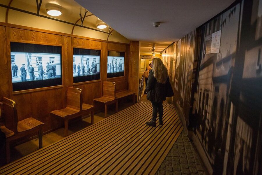 Krakow: Kazimierz by Golf Cart and Schindler's Factory Tour - Who should book this experience?