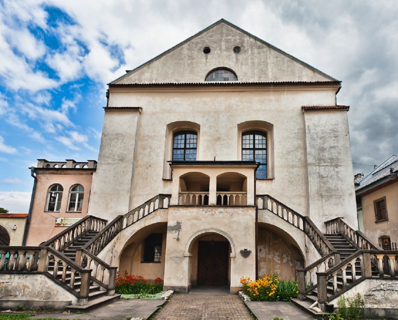 Krakow: Kazimierz Jewish District Private Guided Tour - The seven synagogues and what they reveal