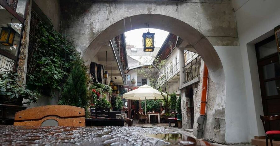 Krakow: Kazimierz, Schindler's Factory & Ghetto with Guide - What Kazimierz gives you, and what it does not