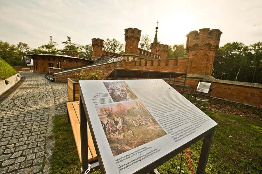 Krakow: Kościuszko Mound Ticket – History & Views! - Reaching the summit and reading the view