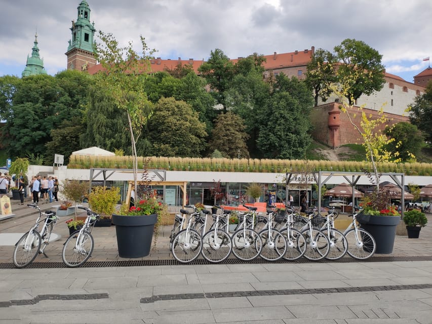 Krakow: Multilingual Tour On Electric Bikes - Seeing the former Jewish Ghetto