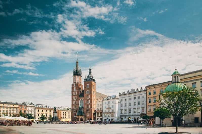 Krakow : Must-See Walking Tour With A Guide - A useful first walk through Krakow