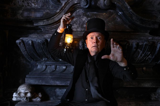 Krakow Night Tour: Ghosts, Vampires and Legends of the Old Town - The Wielopolski Palace and its ghost