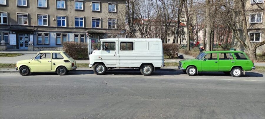 Krakow: Nowa Huta Guided Tour in Vintage Car - Pickup, meeting points, and the vintage-car handoff