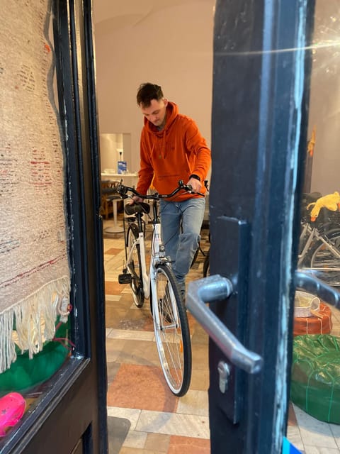 Krakow: Old Town and Kazimierz Guided Bike Tour - Key points to know before you book