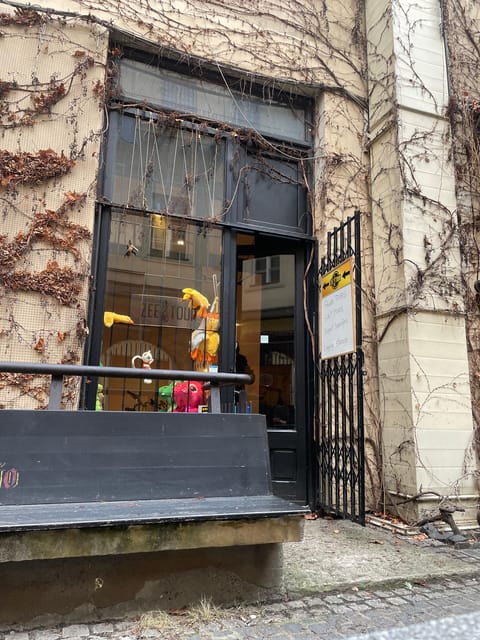 Krakow: Old Town and Kazimierz Guided Bike Tour - Four synagogues and the story of Krakow’s Jewish community